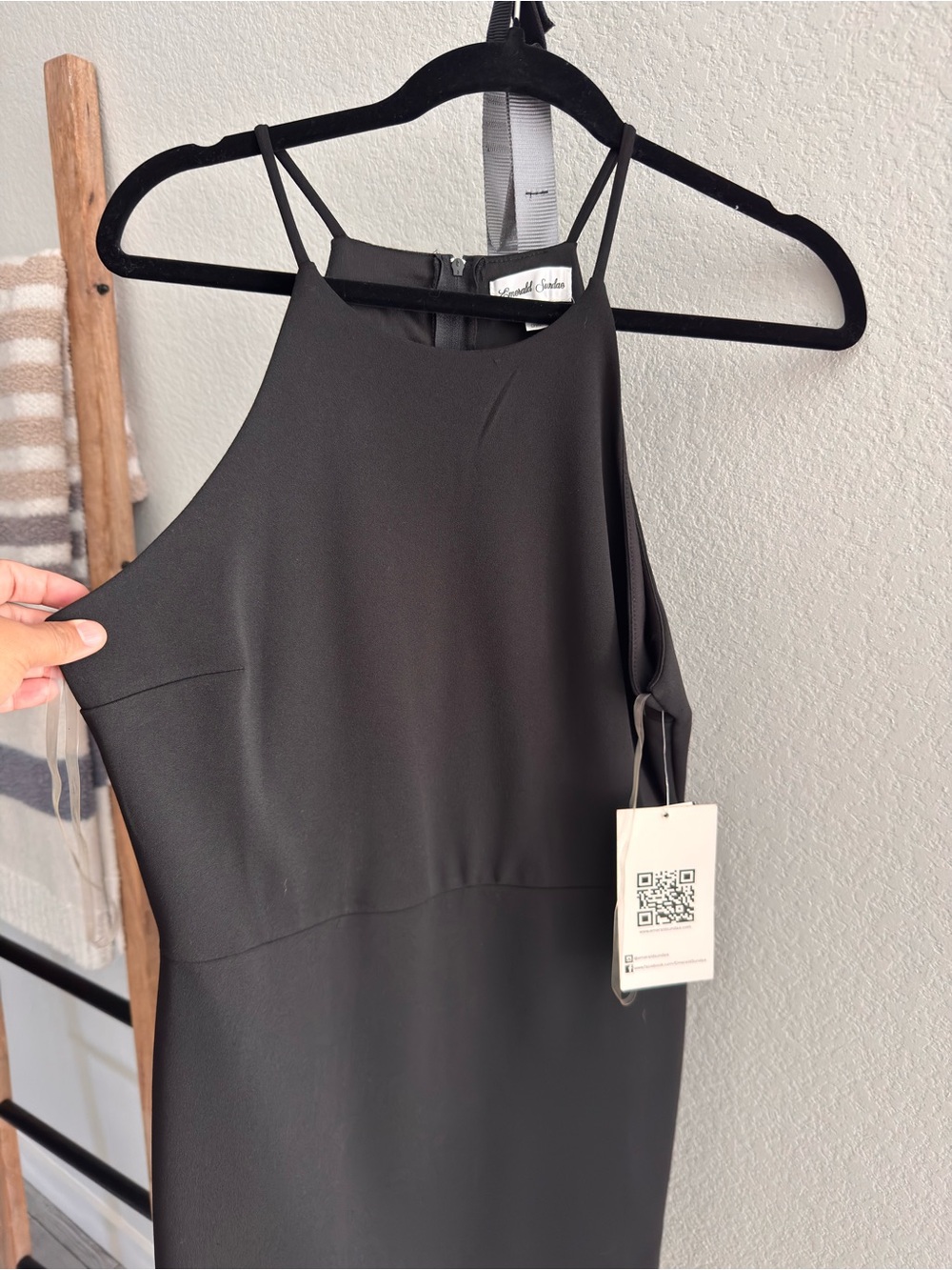Emerald Sundae Black Strapless Sheath Dress